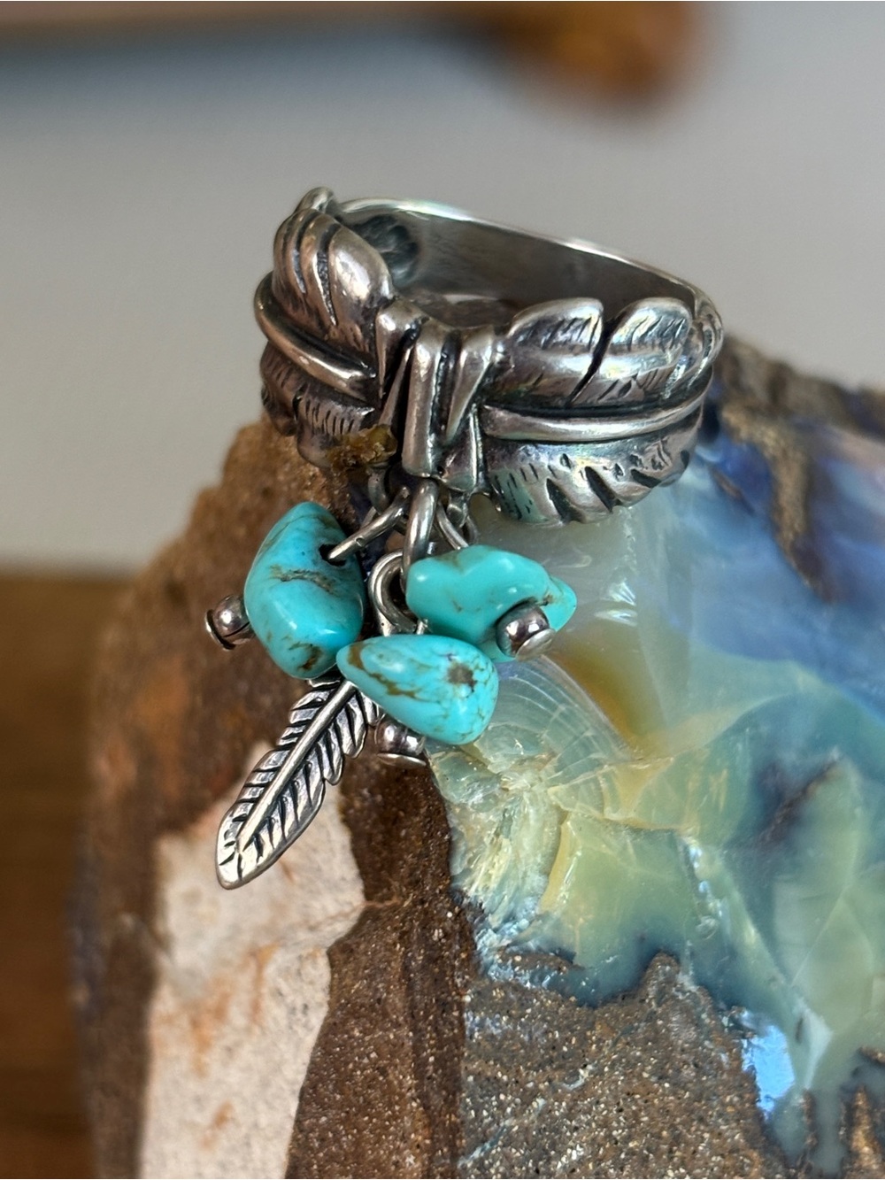 Vintage Turquoise Nuggets Feather Charm Sterling Silver Ring - size 5.5 - Picture 13 of 14
